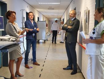 Bestuurders VieCuri op bezoek bij Venlose patiënten in SJG