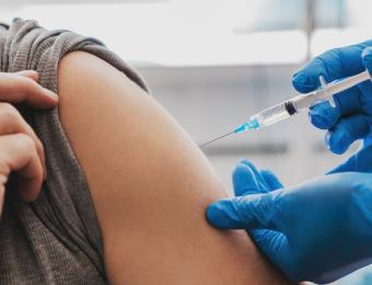 Uitnodigings extra vaccinatie tussen 6 en 23 oktober op de mat